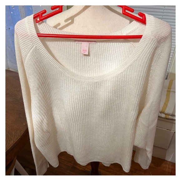 Victorias Secret LS scoop neck sweater, size large. Super cute with jeans. - Picture 1 of 4